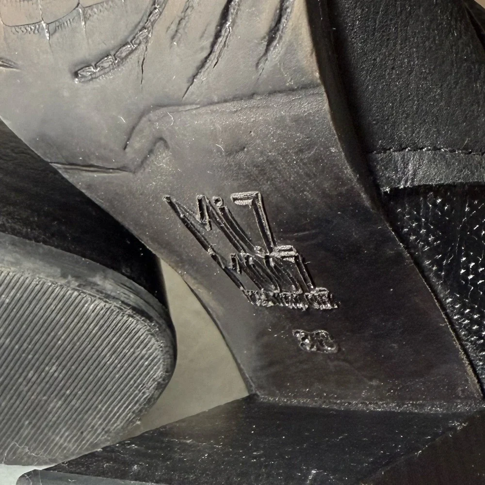 Miz Mooz Black Leather Heeled Boots Women’s Size 38 (7.5 IS) - Picture 10 of 11